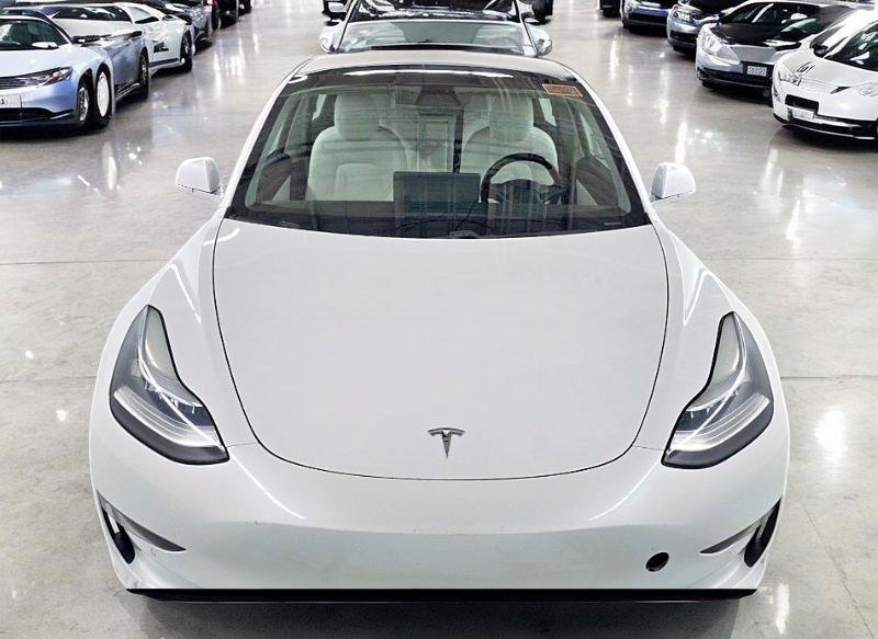 tesla model 3 2018 5YJ3E1EB5JF096709 image tesla model 3 2018 5YJ3E1EB5JF096709 image